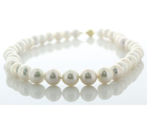 10.0 - 12.0mm white round ming pearl necklace with a 8.0mm 9ct yellow gold ball clasp.
Pearl quality AAA. This necklace is 18