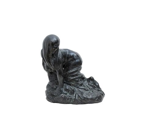 WALDEMAR GRZIMEK (1918 Rastenburg - 1984 Berlin) Erwachende (Zustand II)Bronze mit schwarzbrauner Patina. 1974.39,5 x 35,4 x 