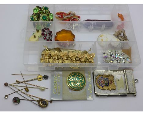 Costume jewellery, stick pins, etc. 