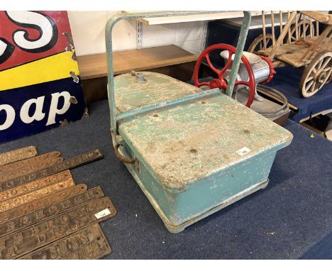 Vintage aluminium bodied portable scales