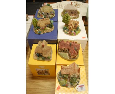 Seven various Lilliput Lane models to include Hunting Manor, William Shakespeare, Bargate Cottage Tea Room, Canterbury Bells,