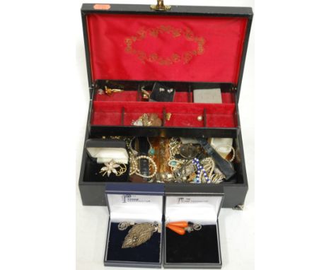 A small collection of assorted costume and other jewellery to include; ladies yellow metal gem set dress ring, various silver