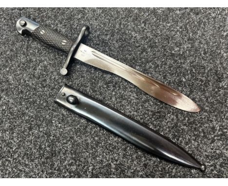 Spanish M1941 Mauser Bolo Bayonet with single edged fullered blade 247mm in length. Maker marked along with serial number 189