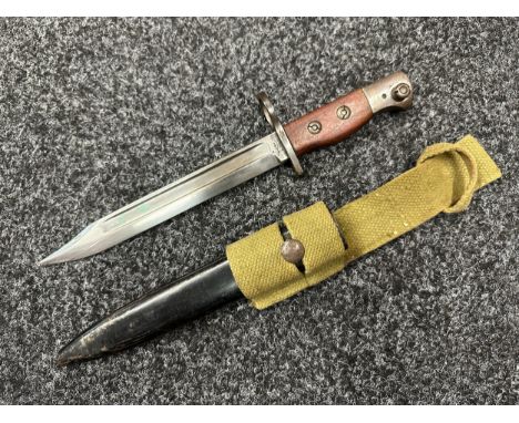 WW2 British No.5 Jungle Carbine Bayonet with fullered Bowie type blade 200mm in length. Maker marked "WSC" along with factory