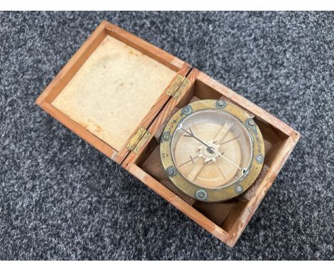 WW2 British RAF Bombsight D Compass. Air Ministry marked. Ref number 6E/0276. Serial number 12909H. Complete in original wood