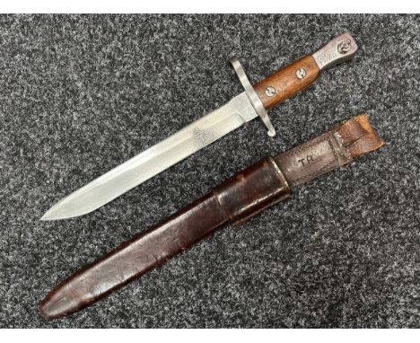WW1 Canadian Ross Rifle Bayonet MKII with 255mm long blade. Wooden grips both with die stamped "TR Barradeli" marking. Pommel