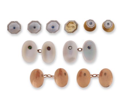 Assorted gentleman's accessories in fitted cases, including a set of four octangonal mother-of-pearl shirt buttons (one defic