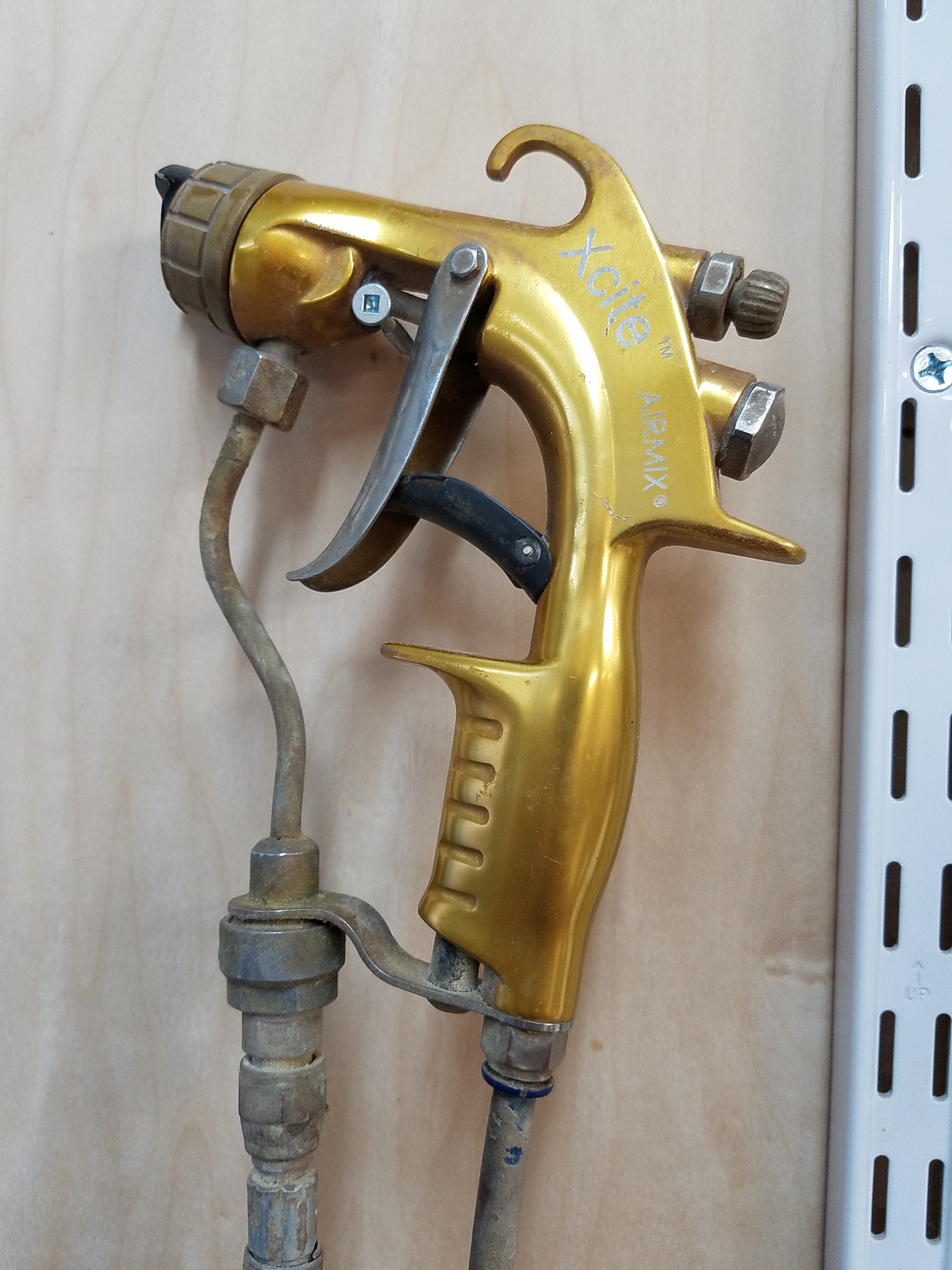 Kremlin Rexso Wall Mounted Airmix Paint Pump Model EOS 10C18 w/ Exite