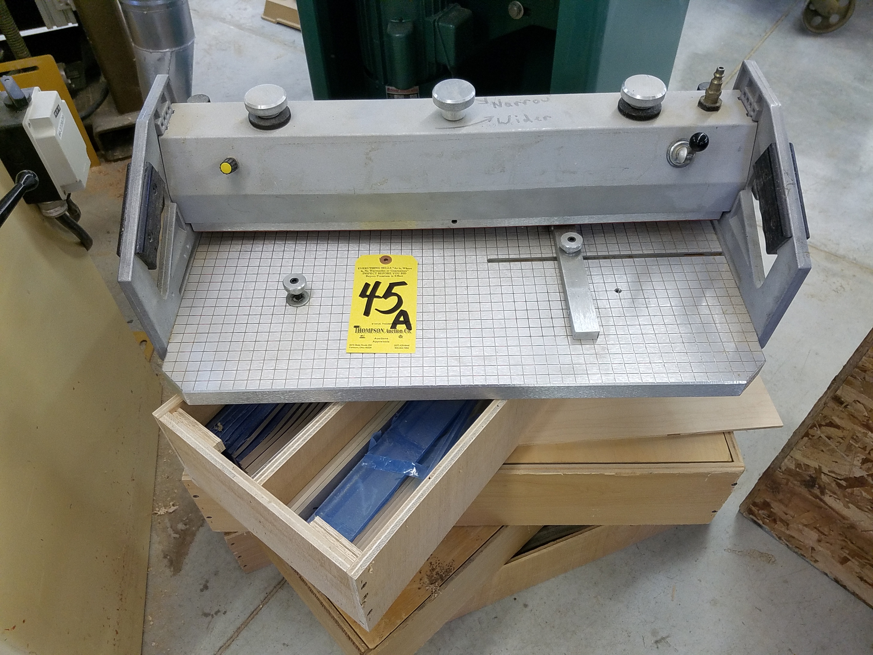 Weaver Shapemaster Model AJ2402, 24 in x 12 in Floating Panel Jig
