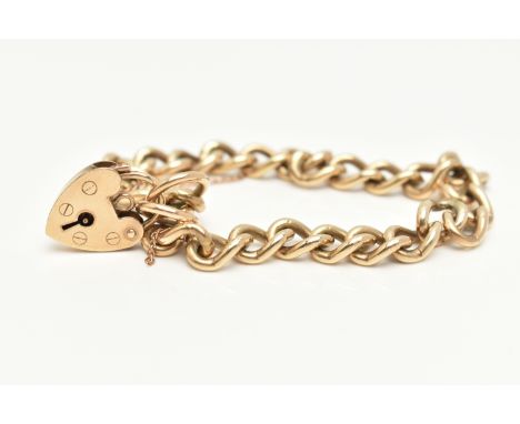 A 9CT GOLD CURB LINK BRACELET, alternating links stamped 9.375, fitted with a heart padlock clasp and additional broken safet