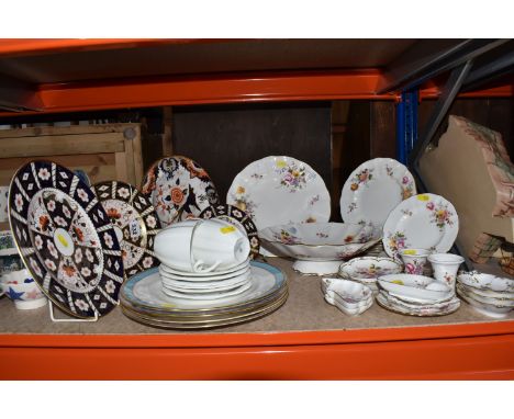 A GROUP OF ROYAL CROWN DERBY PORCELAIN TABLEWARE, comprising two Imari 2451 tea plates, diameter 16cm, dinner plate, diameter