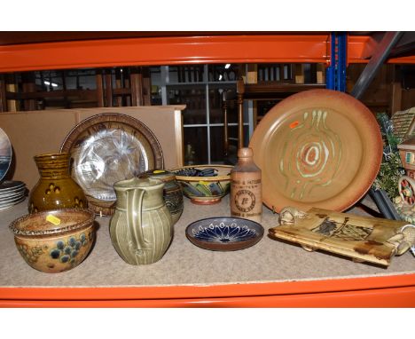 A GROUP OF STUDIO POTTERY, comprising a Niek Hoogland (born 1953) slip decorated earthenware dish and footed square platter, 