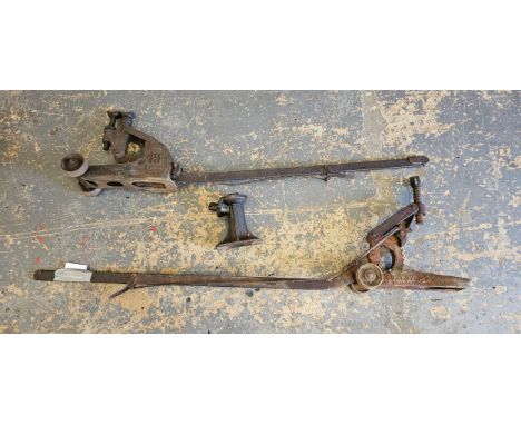A Harvey Frost vintage adjustable jack, a Dunlop No. 12 vintage adjustable jack and a Shelley bottle jack. (3 items)
