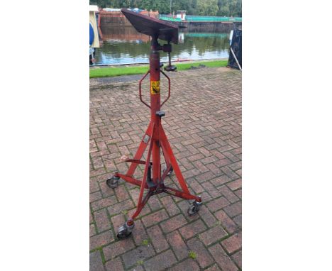 A Taskmaster Gearbox Support Stand, for ramp work. (1 item)