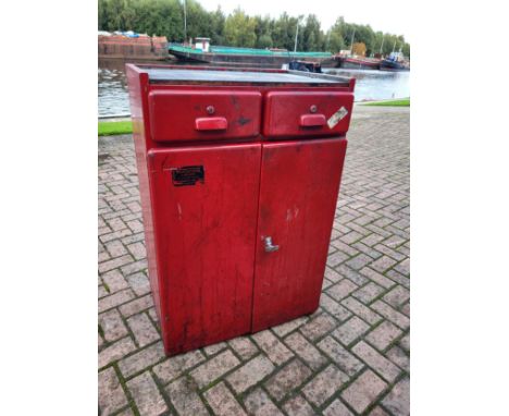 A Versatool tool storage cabinet, with swing out shelves, two drawers. Approximately 106cm x 72cm x 50cm. (1 item)