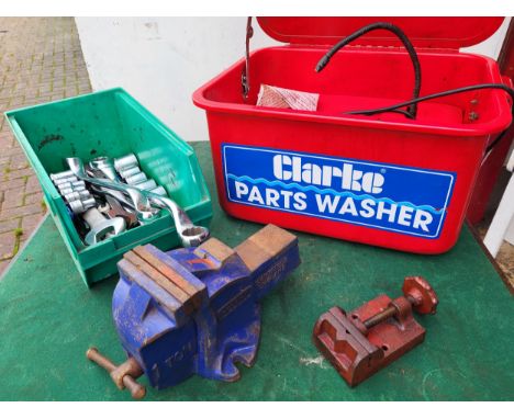 A Record 1 Ton vice, Clarke bench-top Parts Washer, a box with a selection of hand tools including Britool 1/3" drive sockets