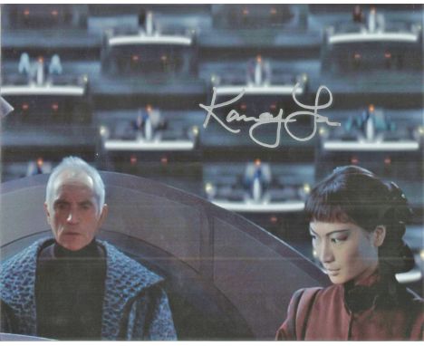 Kamay Lau signed 10x8 Star Wars colour photo. Kamay Lau is a model and actress from London, U. K. In 1999, she played Sei Tar