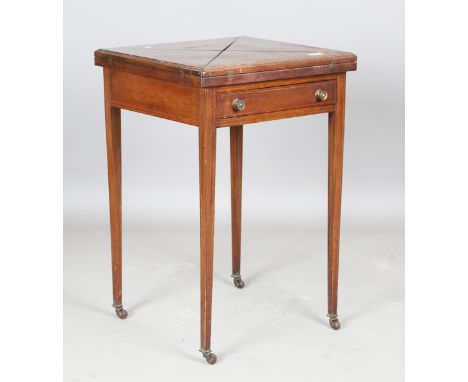 An Edwardian mahogany envelope card table with satinwood crossbanding and boxwood stringing, height 78cm, width 51cm, depth 5