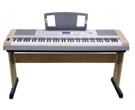 Yamaha DGX-640 portable grand keyboard, with manual and sustain pedal