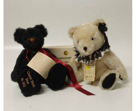 Steiff boxed 1904 over dachschund also a Hermann classic black bear 83/50 Unfortunately we are not doing condition reports on