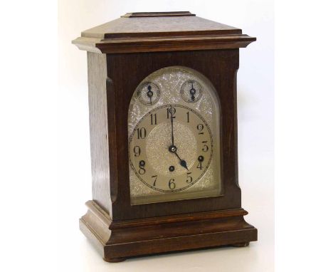 German three-train movement mantle clock with Westminster chime and oak casing Unfortunately we are not doing condition repor