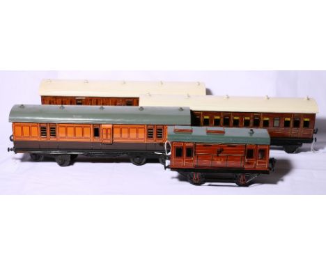 Marklin gauge 1 LSWR London and South Western Railway horse coach and 3 GNR carriages CONDITION REPORT: One of the GNR carria