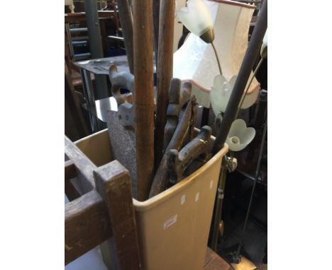 VARIOUS GARDEN TOOLS