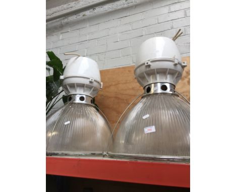 2 INDUSTRIAL LIGHT UNITS