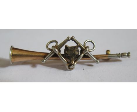 An Unmarked Yellow and White Metal Fox Hunting Brooch, 4.4g, 43mm 