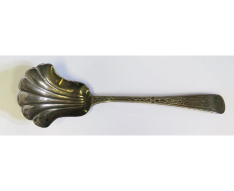 A Georgian Bright Cut Silver Caddy Spoon, 13cm, 19g, date letter R, no town assay or maker 