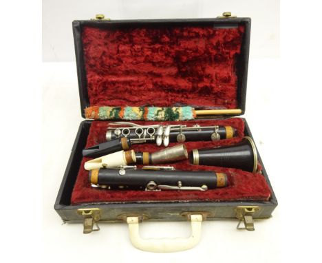 Console Selmer ebonised Clarinet in fitted case    Condition Report   Click here for further images, condition, auction times