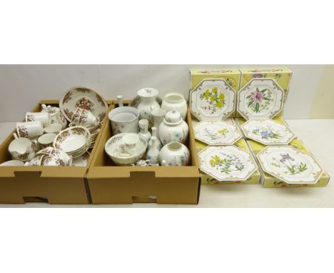 Colclough part tea coffee and dinner ware, six Spode 'The Cabinet Collection' boxed plates, ceramic vases, Wedgwood and other