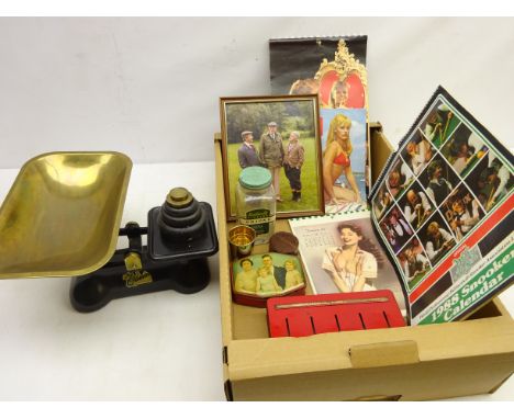 'The Queen' set of scales with weights, four piece, vintage collapsible hunting cup in case, vintage tin money box, 1959 Reev
