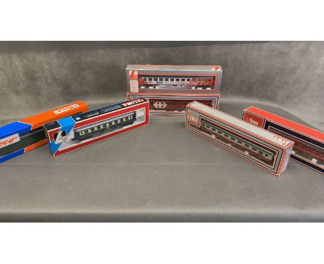 LIMA and Roco HO Gauge. 6 Units in total of passenger twin bogey rolling stock     1 x CID wagon, sleeping car 1st class pull