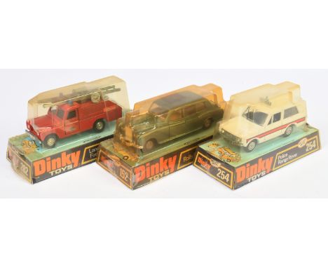 Dinky Toys mixed group of Vehicles comprising of (1) 152 Rolls Royce Phantom V, (2) 282 Land Rover Fire Appliance and (3) 254
