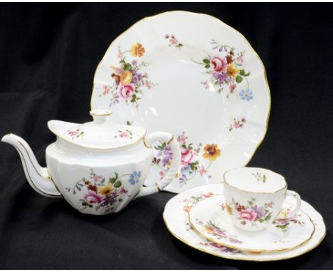 Royal Crown Derby Posies tea service, twelve cups and saucers, serving plates, jug bowls, etc and tea strainer (box) 