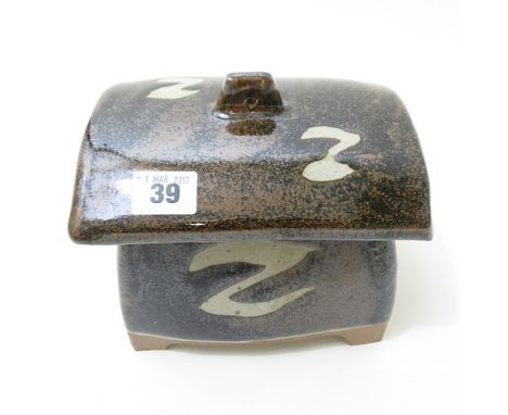 Joanna Wason for the Leach pottery St Ives, a studio pottery box and cover