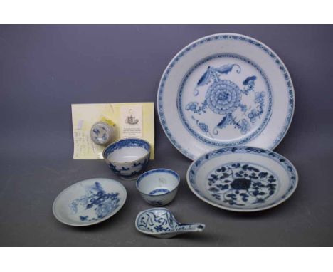 Mixed Lot: Nanking comprising two tea bowls, three varying type dishes or plates, a further small ladle and a Desaru cargo sh