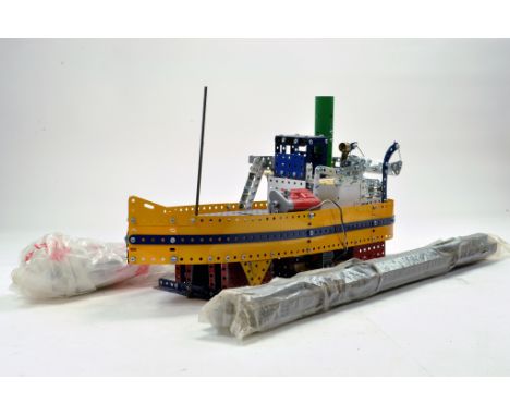 An impressive large scale Meccano Steamer with various other components. 60 cm. 