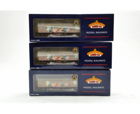 Bachmann 00 Gauge trio of 46 Tonne Wall Vans in Railfreight Livery with graffiti. Excellent to Near Mint in Boxes. 