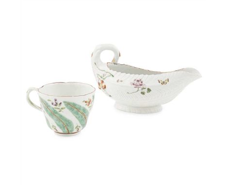 TWO PIECES OF WORCESTER PORCELAIN MID-LATE 18TH CENTURY comprising a 'Scolopendrium' moulded and painted cup, typically decor