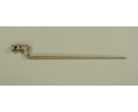 A First World War socket bayonet, length 53 cm.