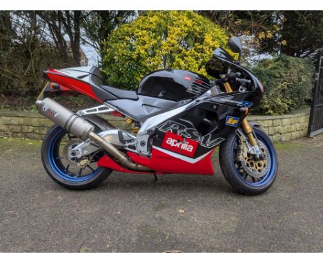 An excellent example of the high-spec RSV Mille 'R' which features Ohlins suspension, OZ lightweight alloys and carbon fibre 