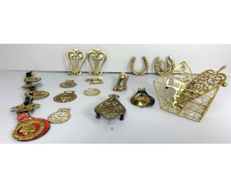 A group of brass and copperware, to include, trivets, pan, kettle, horse brass, (A Lot).  The Alastair & Sheila Brooks Collec