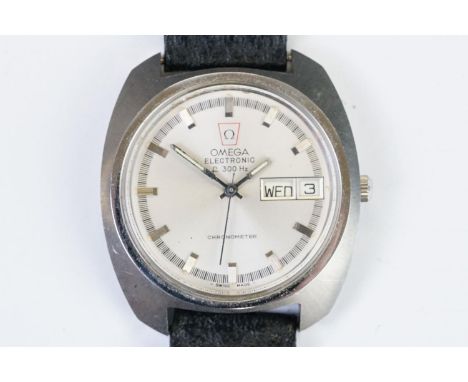 A vintage gents Omega electronic F 300 Hz chronometer wristwatch, baton markers to silvered dial, day / date function to 3 o'