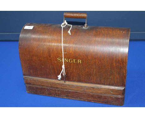 EARLY 20TH CENTURY SINGER SEWING MACHINE 
with hand-crank handle, with black enamel with gilt detailing, serial number 'Y6202