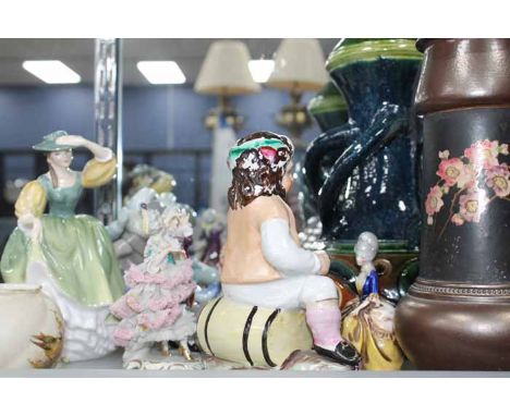 MIXED LOT OF LLADRO FIGURES
and other ceramics