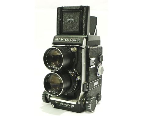 Mamiya C330 Professional with a Mamiya Sekor 1:4.5 lens, working at lotting. No scratches/fogging to glass. P&amp;P Group 2 (