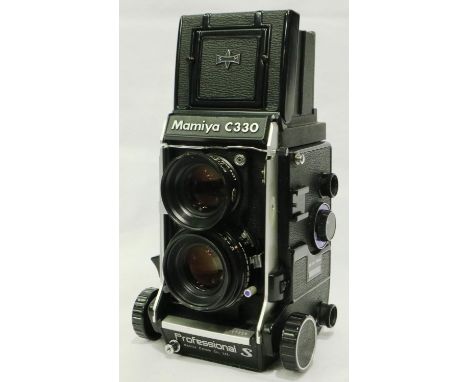 Mamiya C330 Professional S with a Mamiya Sekor S 80mm 1:2.8 lens, working at lotting, no scratches to lens. P&amp;P Group 2 (