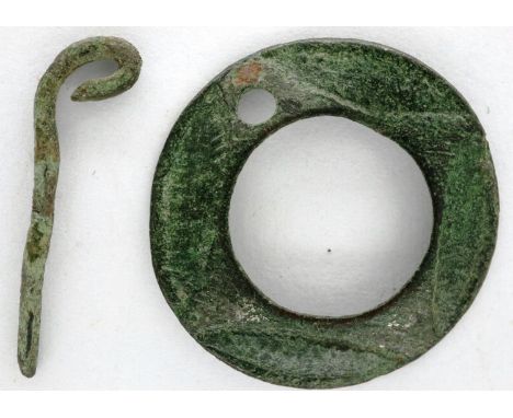 Bronze Viking style annular clasp, D: 20 mm. P&amp;P Group 0 (£5+VAT for the first lot and £1+VAT for subsequent lots) 